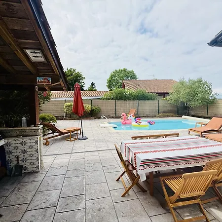 Casa vacanze Bordaberria Pays Basque - 5 Chambres, Piscine, 15 Min Biarritz *